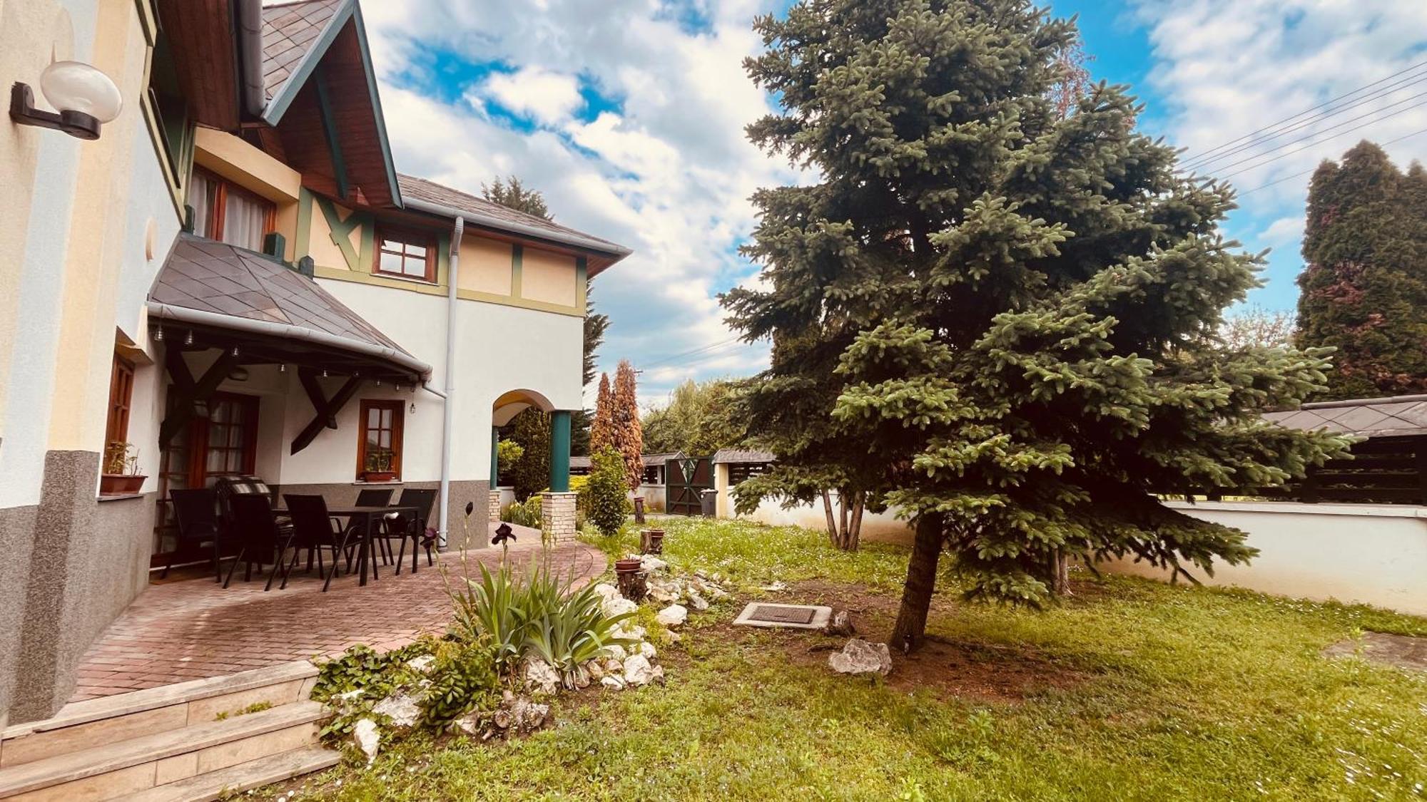 Strigonia Apartman Estergon Dış mekan fotoğraf